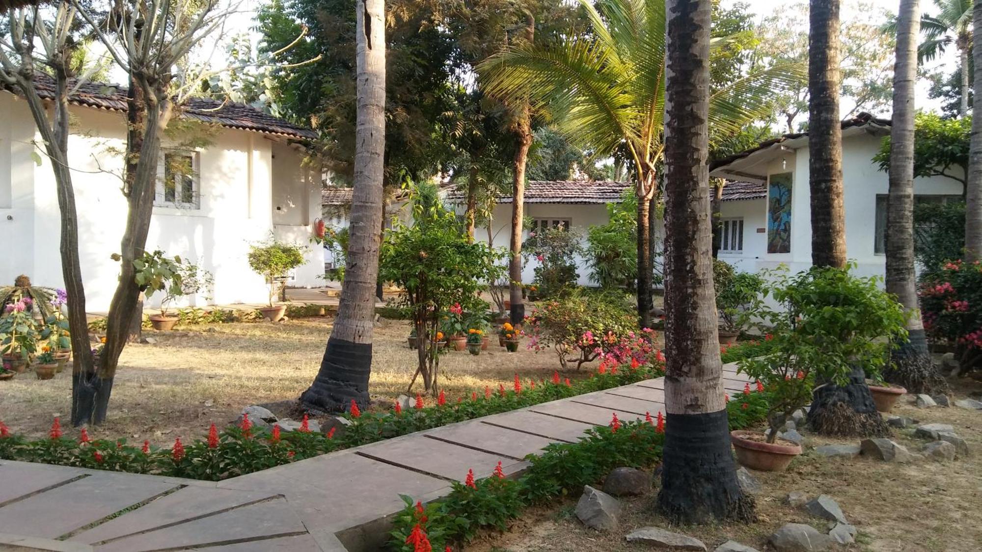 Chhuti Holiday Resort 볼푸르 외부 사진